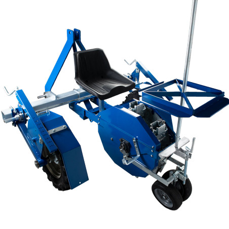 Towed transplanting machine for tractors